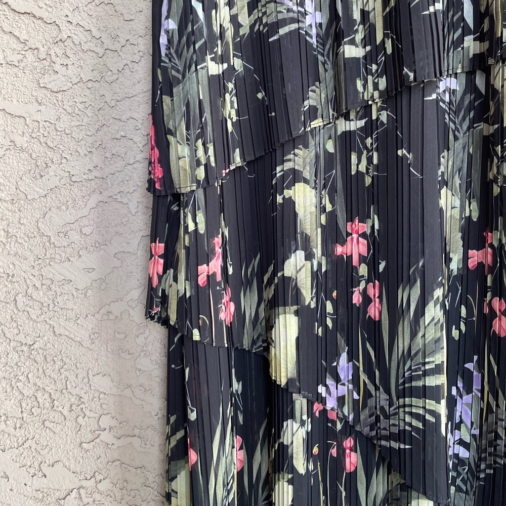 TED BAKER NWT Malinae Highland Tiered Pleated Floral Printed V Neck Midi Dress - Picture 6 of 10